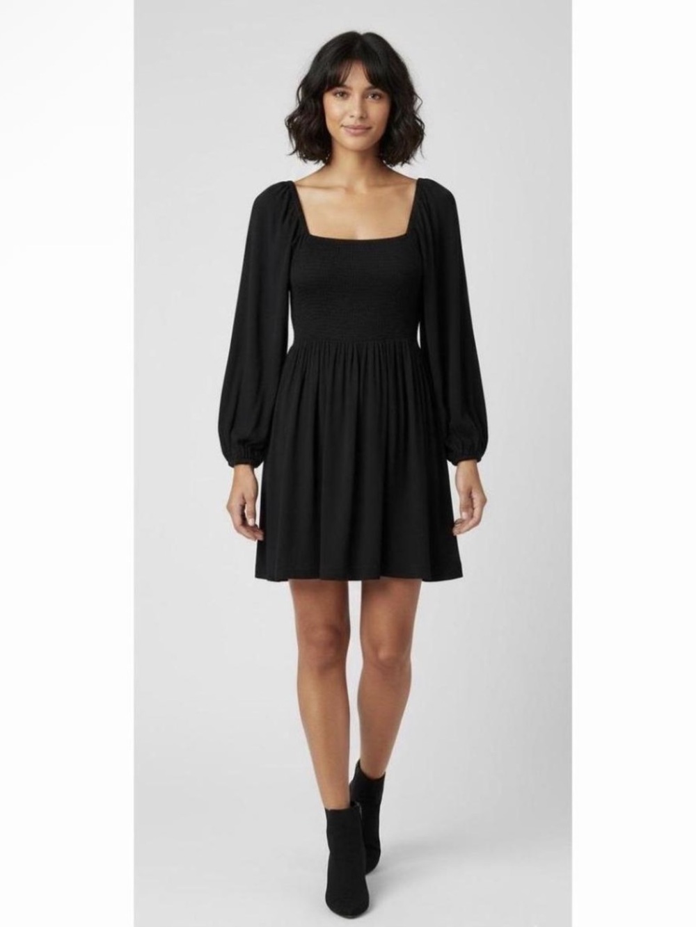 Women's Black Long-Sleeve Smocked Dress